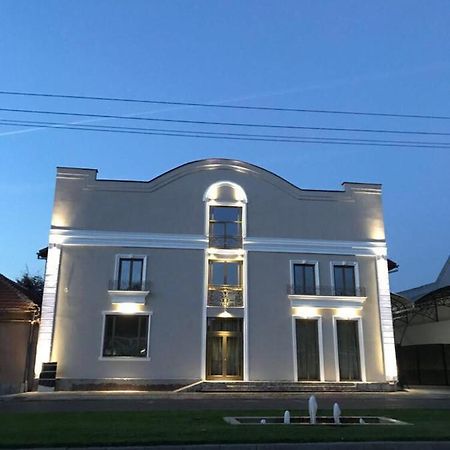 Regal Ballroom Caransebeş Buitenkant foto