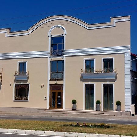 Regal Ballroom Caransebeş Buitenkant foto