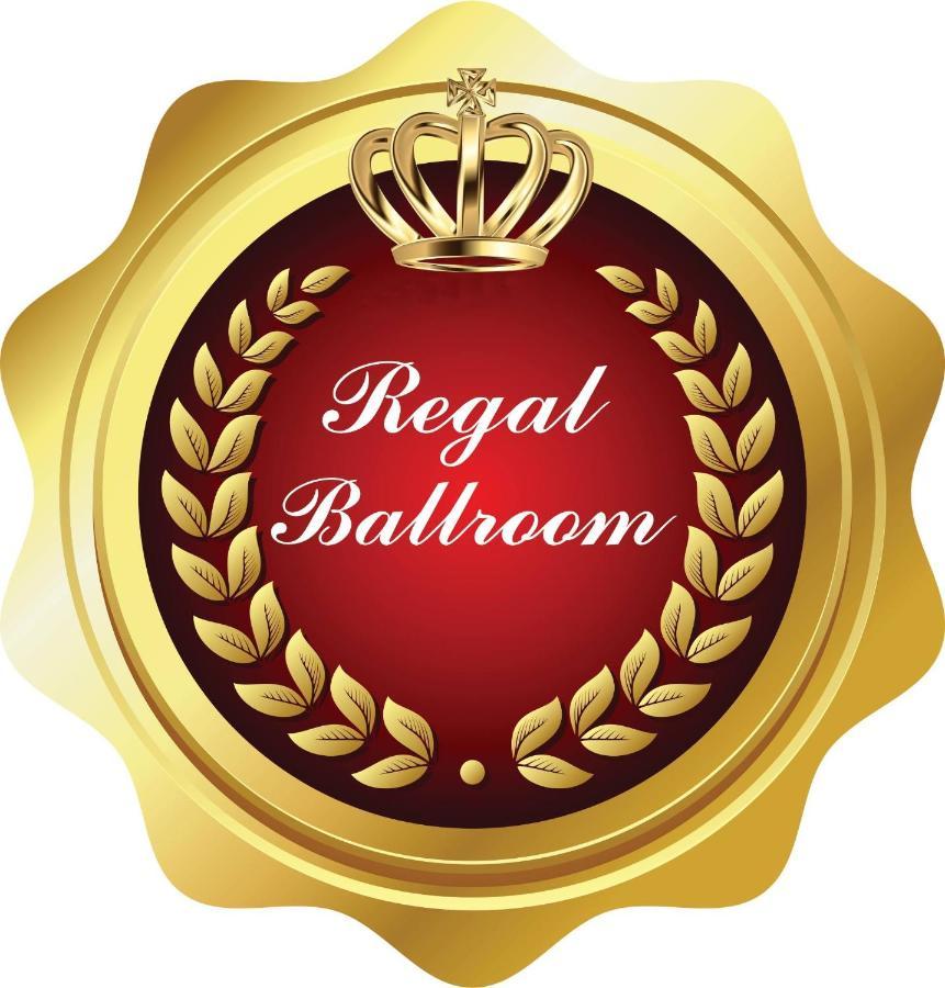 Regal Ballroom Caransebeş Buitenkant foto